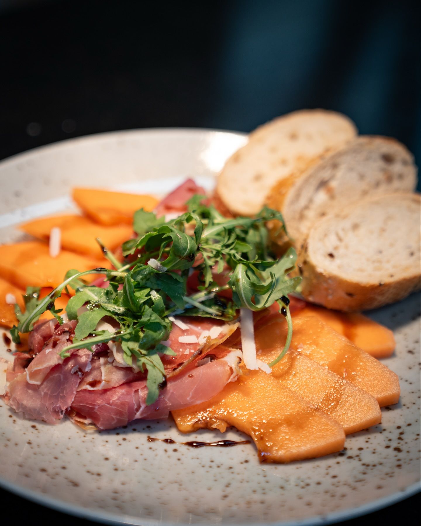 Prosciutto Melone aus unserer aktuellen Tageskarte! 🤤#b3 #wattens #restaurant #bar #lounge #food #foodlover #drinks #beer #wine #party #events #catering #foodporn #instafood #dinner #breakfast #lunch #delicious #yummy #coffee #cafe #tasty #cocktails #homemade #gastro #gastronomie #tirol #menü15#b3, #wattens, #restaurant, #bar, #lounge, #food, #foodlover, #drinks, #beer, #wine, #party, #events, #catering, #foodporn, #instafood, #dinner, #breakfast, #lunch, #delicious, #yummy, #coffee, #cafe, #tasty, #cocktails, #homemade, #gastro, #gastronomie, #tirol, #menü