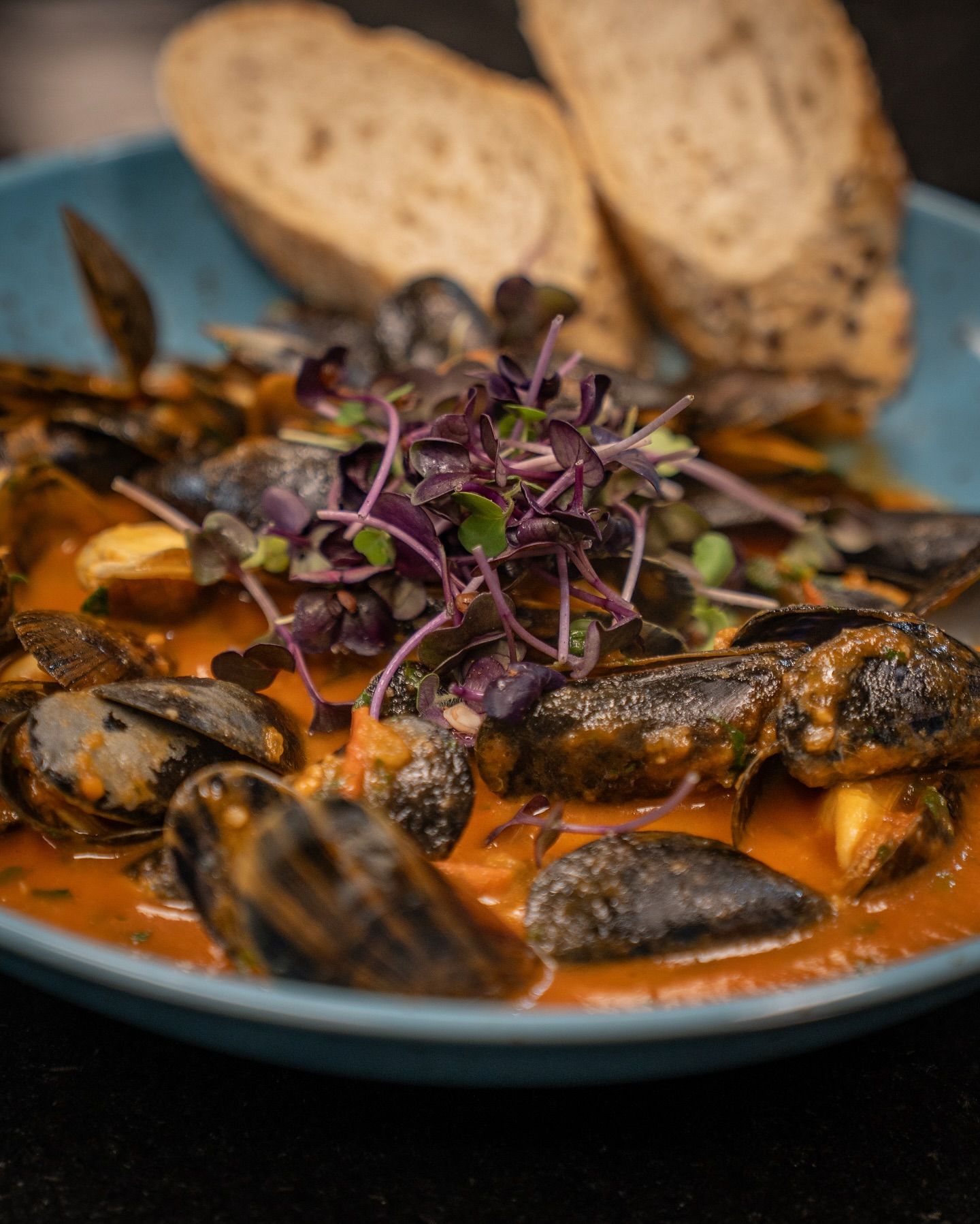 Sautierte Miesmuscheln im Tomatensud aus unserer aktuellen Tageskarte! 🤤#b3 #wattens #restaurant #bar #lounge #food #foodlover #drinks #beer #wine #party #events #catering #foodporn #instafood #dinner #breakfast #lunch #delicious #yummy #coffee #cafe #tasty #cocktails #homemade #gastro #gastronomie #tirol #menü20#b3, #wattens, #restaurant, #bar, #lounge, #food, #foodlover, #drinks, #beer, #wine, #party, #events, #catering, #foodporn, #instafood, #dinner, #breakfast, #lunch, #delicious, #yummy, #coffee, #cafe, #tasty, #cocktails, #homemade, #gastro, #gastronomie, #tirol, #menü
